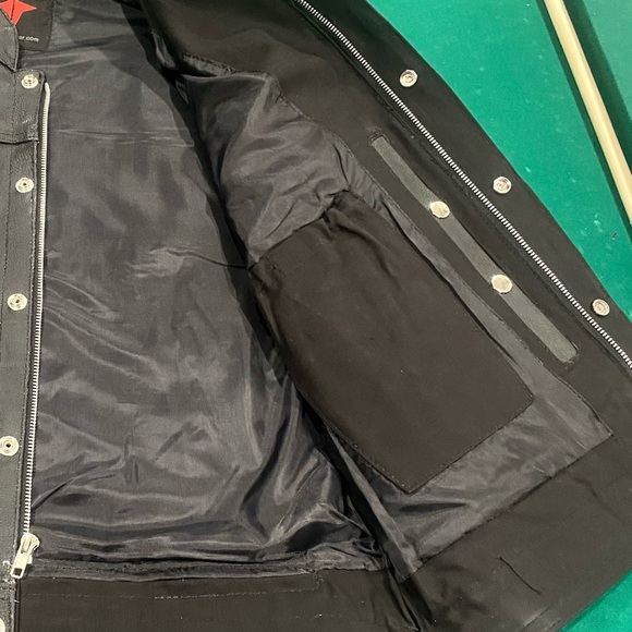 Mens Motorcycle Leather Club Vest Solid Black Concealed Carry Pockets - Picture 4 of 6